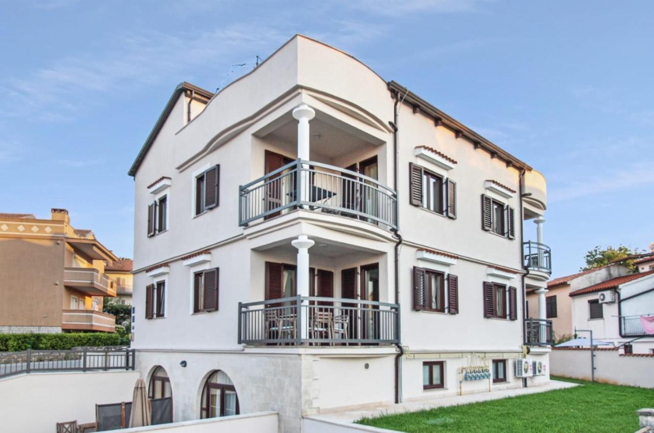 פורץ Apartments Villa Alba מראה חיצוני תמונה